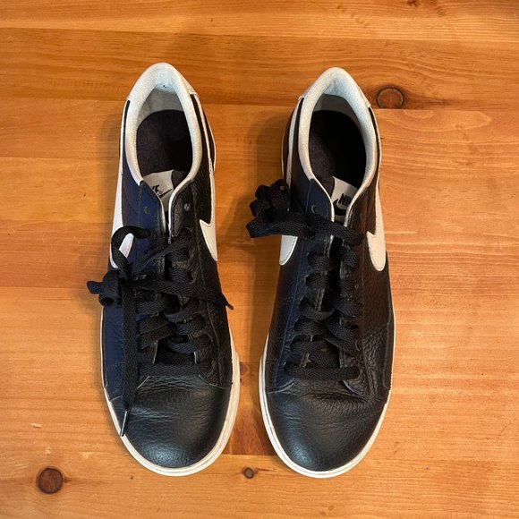 Nike Women's Court Tour - Black (size 8.5) - Picture 4 of 8